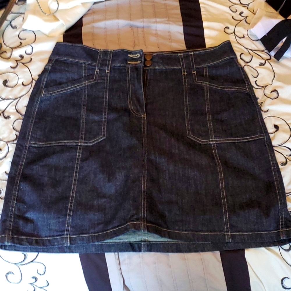 New Denver Hayes Jean skort. Size 8 and 6